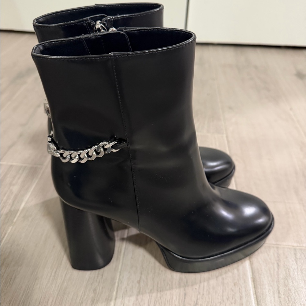 MICHAEL Michael Kors Carlisle Black Leather Platform Boot - Picture 3 of 7